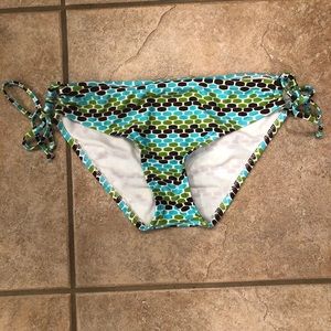 ♦️ 5 for $25! ♦️ Geometric printed bikini bottoms